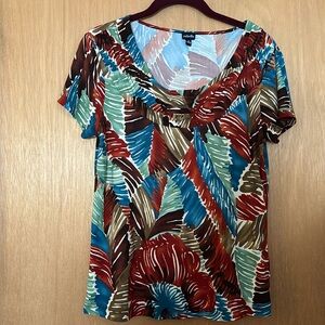 Rafealla Geometric Blue and red Scoop Neck short Sleeves Top Shirt sm